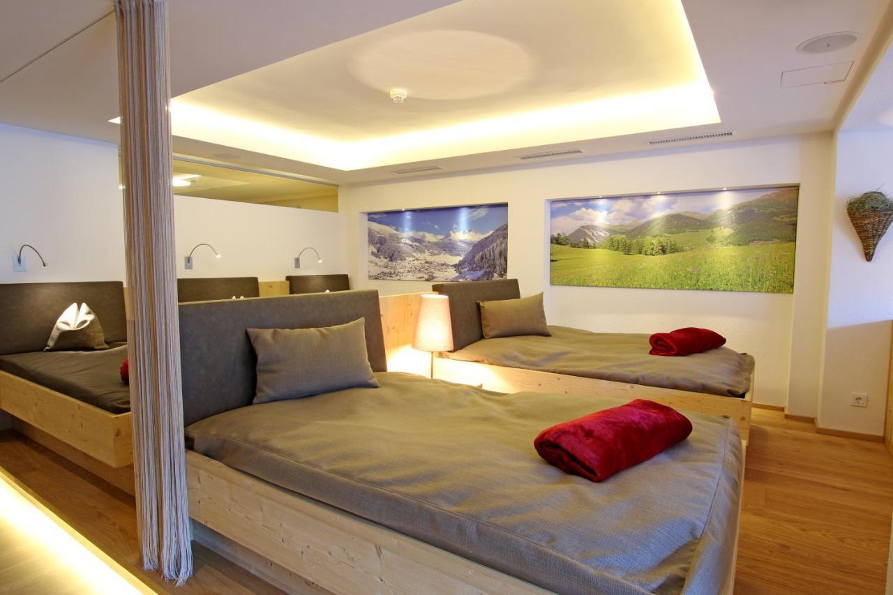 נאודרס Hotel Schwarzer Adler מראה חיצוני תמונה