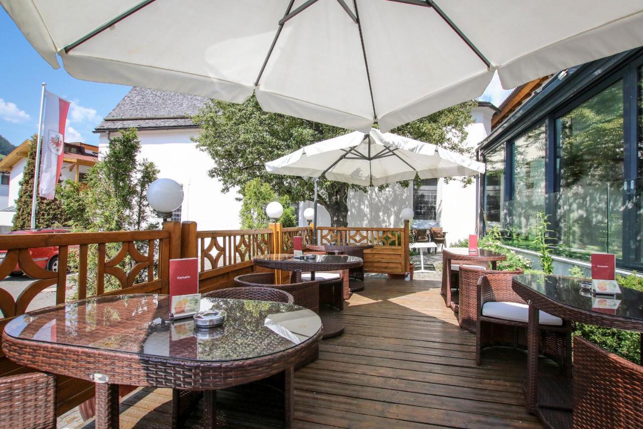 נאודרס Hotel Schwarzer Adler מראה חיצוני תמונה
