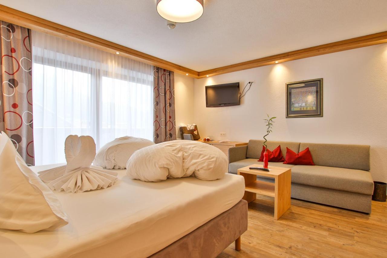 נאודרס Hotel Schwarzer Adler מראה חיצוני תמונה