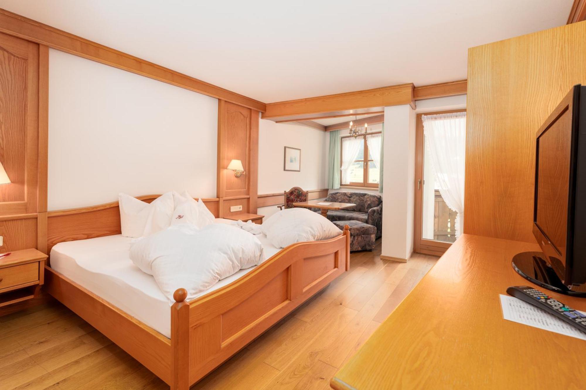 נאודרס Hotel Schwarzer Adler מראה חיצוני תמונה